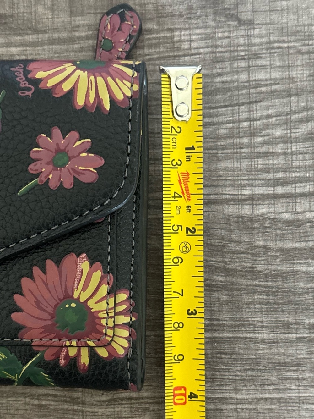 EUC Coach Leather Wyn Wallet in Printed Floral - Picture 13 of 13